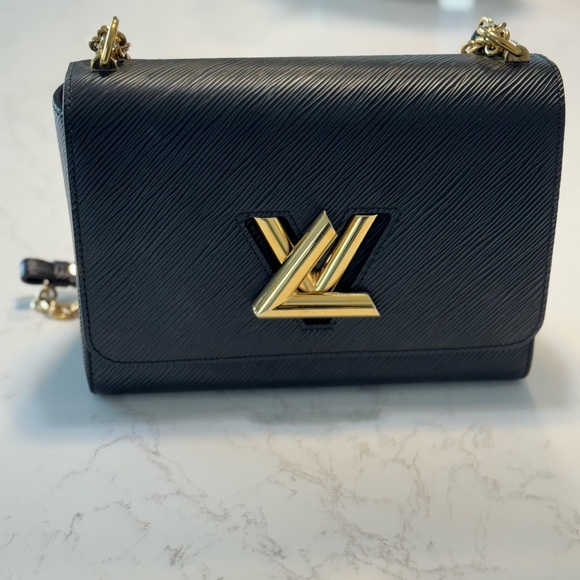 Louis Vuitton Twist MM - Picture 13 of 16